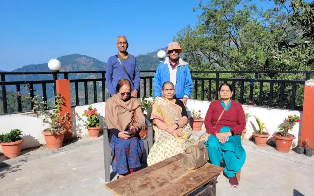 Goroomgo Sweet Sunset Resort Nainital