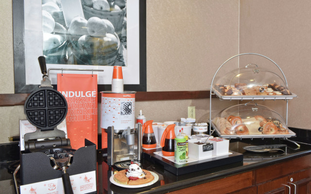 Hampton Inn & Suites Alexandria