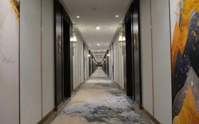 Dingxi Longwan Peninsula International Hotel