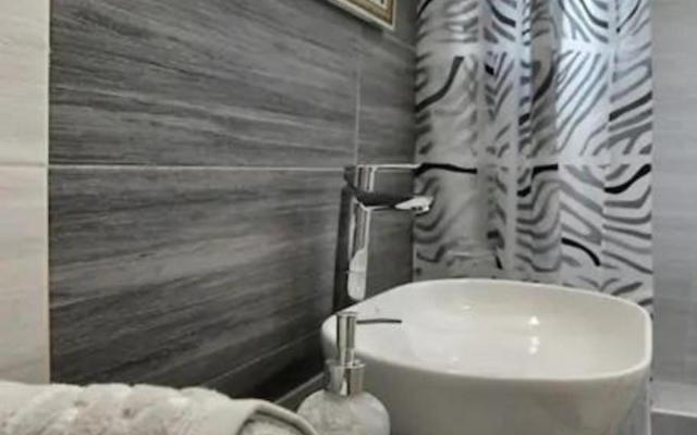 Crystallia SeaSide Maisonette by TravelPro Se...