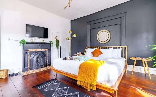 Prime Location Clean Top Rated Free Parking