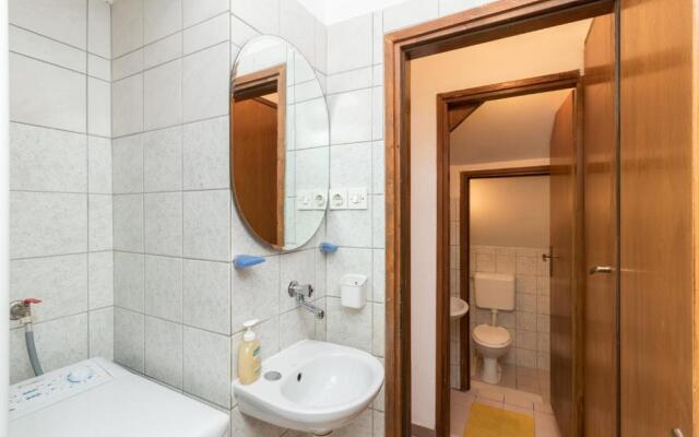 Apartments and Rooms Hegic