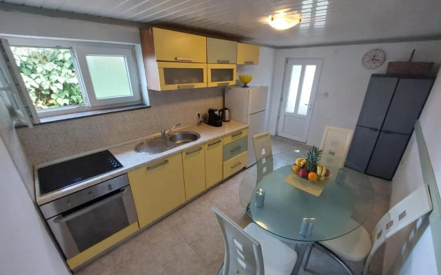 Peaceful & cozy Rest House, 80m from beach