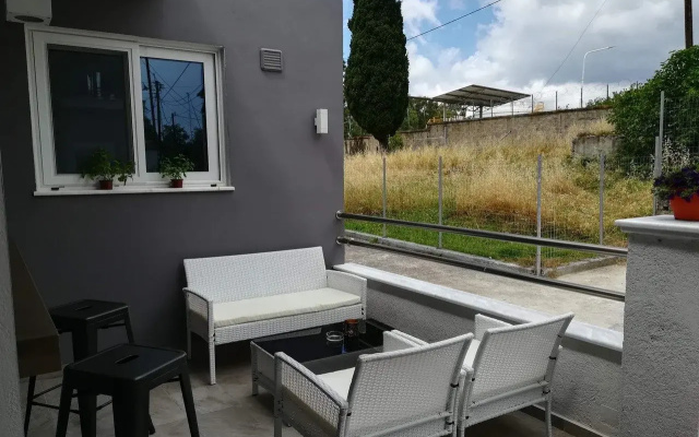 Dionisos Apartments