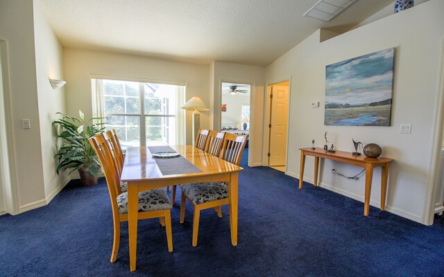 Gorgeous Vacation Ciska 3 Bedroom Home by RedAwning