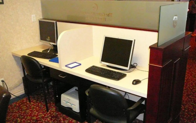 Coast Abbotsford Hotel & Suites