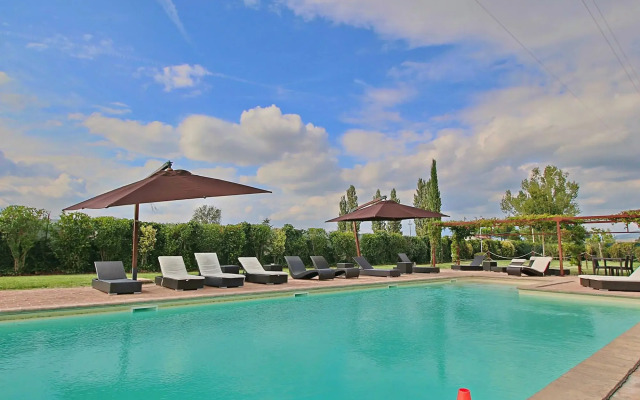 Swim, Savor, and Stroll in Umbria