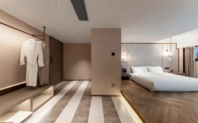 Howard Johnson By Wyndham Life Jiefangbei Chongqing