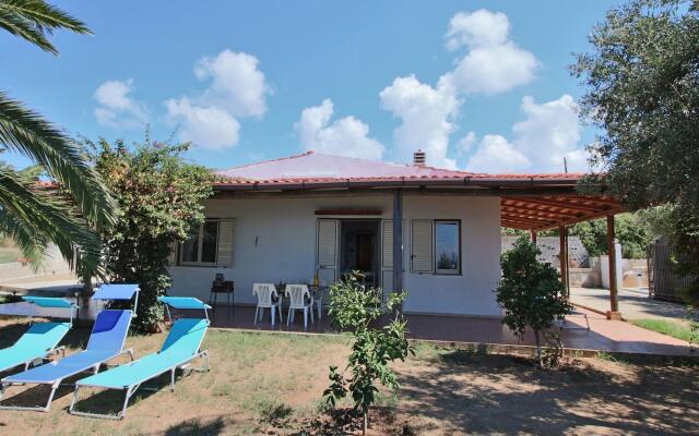 Cozy Holiday Home in Ricadi near Sea