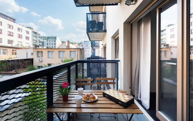 3 bedroom apartment near center