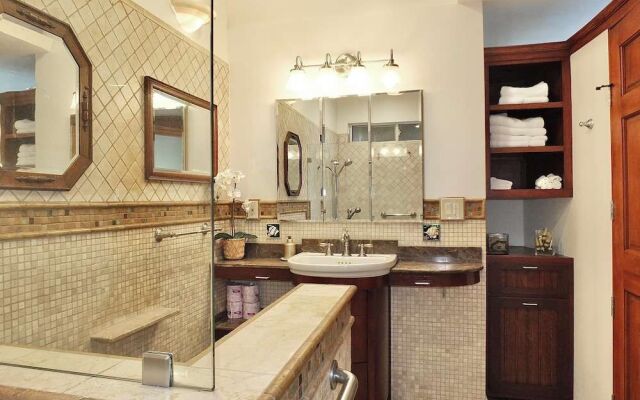 The Belmont Beach Bungalow Pool & Hot Tub!