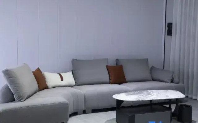 Rose Hotel (Nanyang Jiangying Airport Huayao City)
