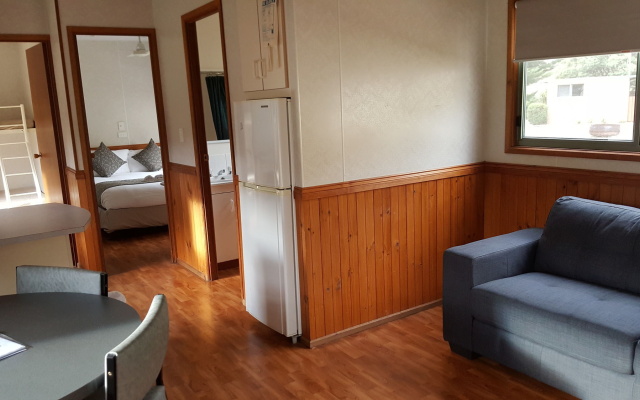 Halls Gap Gardens Caravan Park – Guest Rooms – Halls Gap
