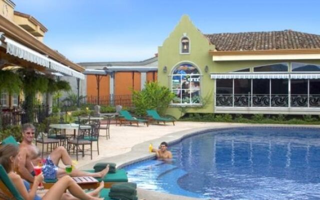 Casa Conde Apartotel & Suites