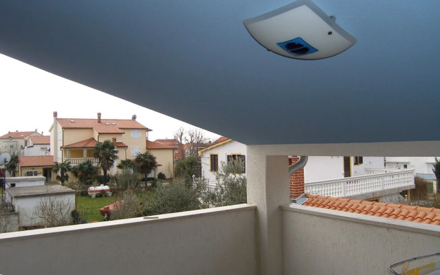 Easeful Pifar Apartment great location