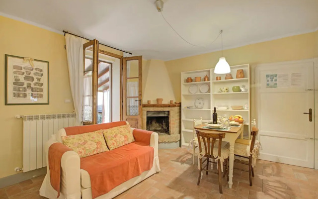 Francigena Pergola Apartment Shared Pool