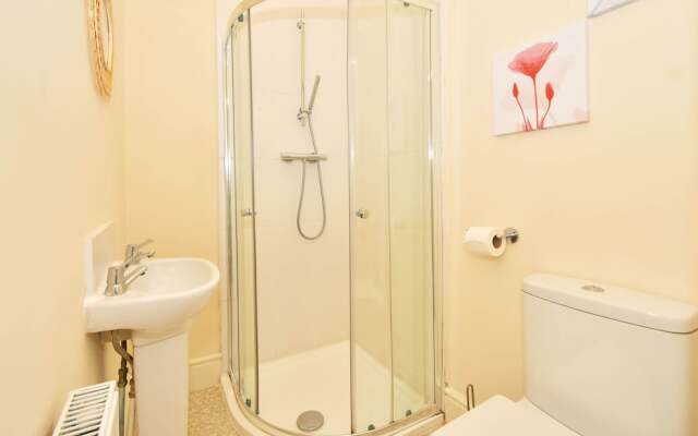 Townhouse @ 178 Ruskin Road Crewe