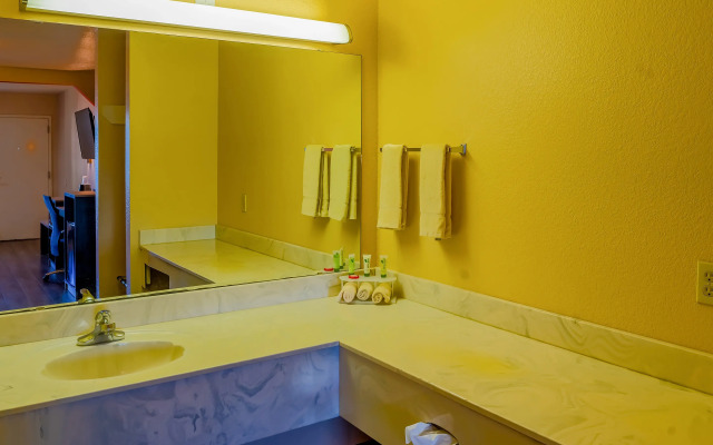 OYO Hotel Yoakum West