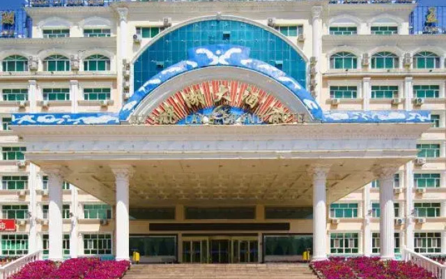Mystic Lake Grand Hotel
