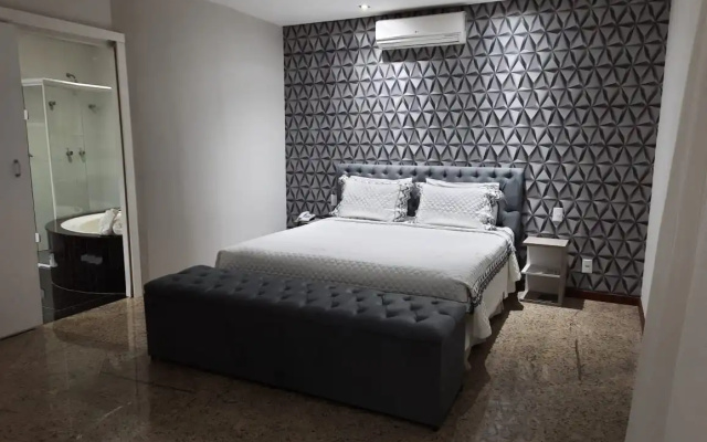 Colonial Plaza Hotel