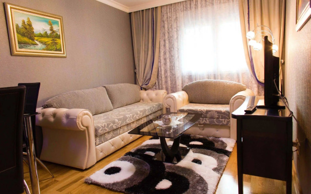 Lazar Lux Apartments