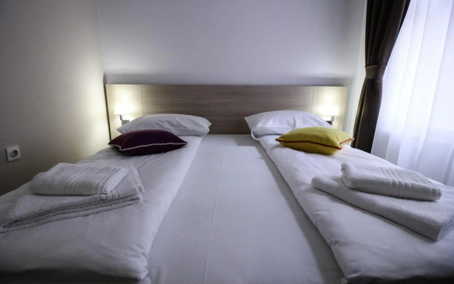 Hotel Story