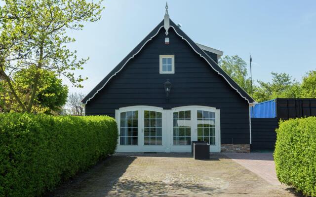 Very attractive holiday home near the beach of Westkapelle