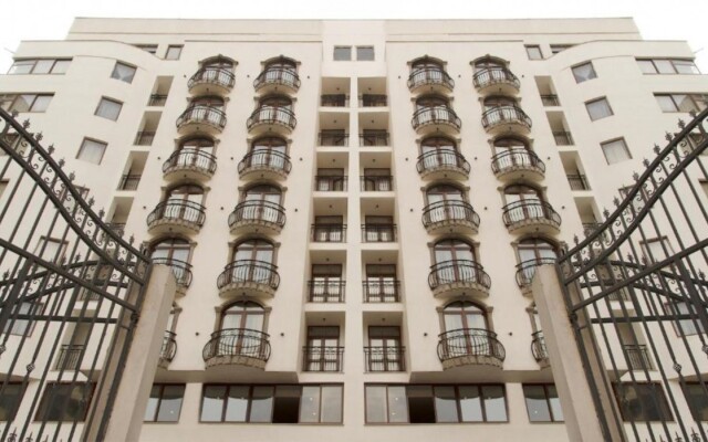 The Grand Palace Hotel