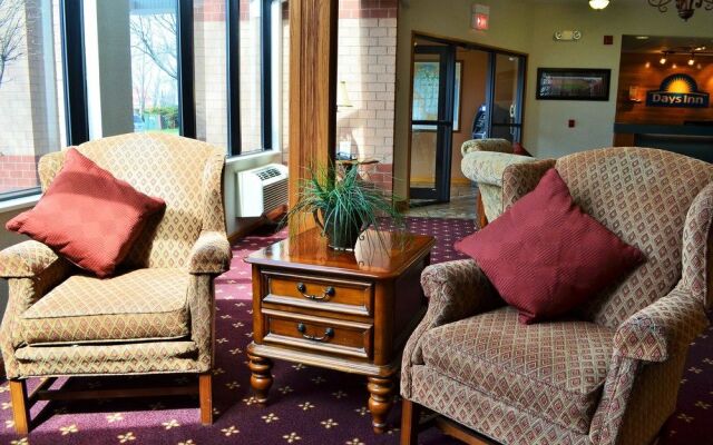 Days Inn & Suites Madison