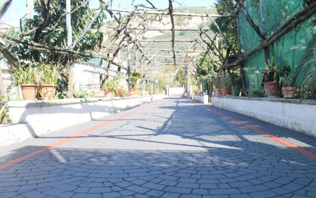 Aquamarine Apartment