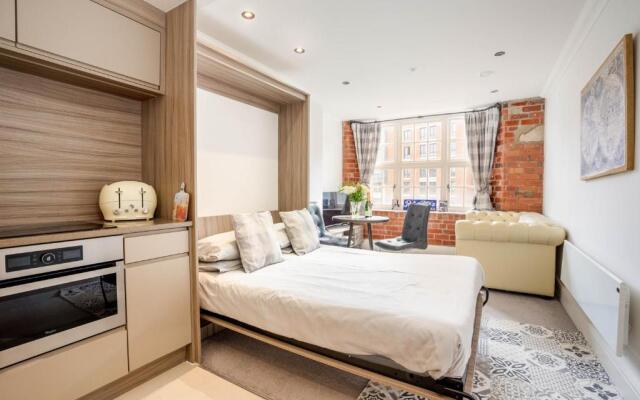 35 Cocoa Suites (parking included!)