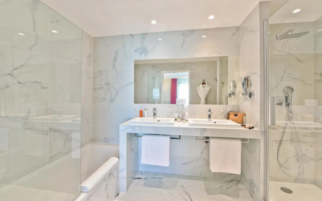 Hotel La Villa Port d Antibes & Spa