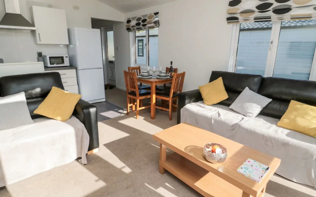 Pinecone Lodge - No 9