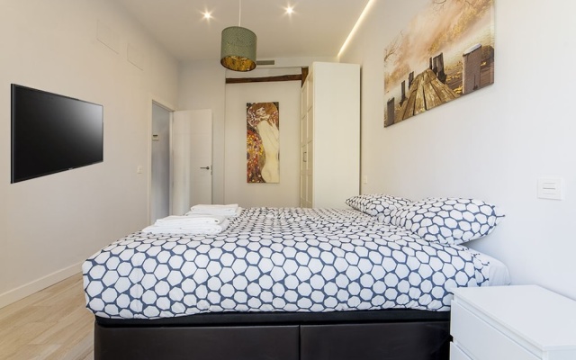 Brand new apartment next to Puerta del Sol