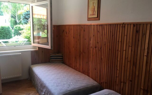 Mella Holiday House