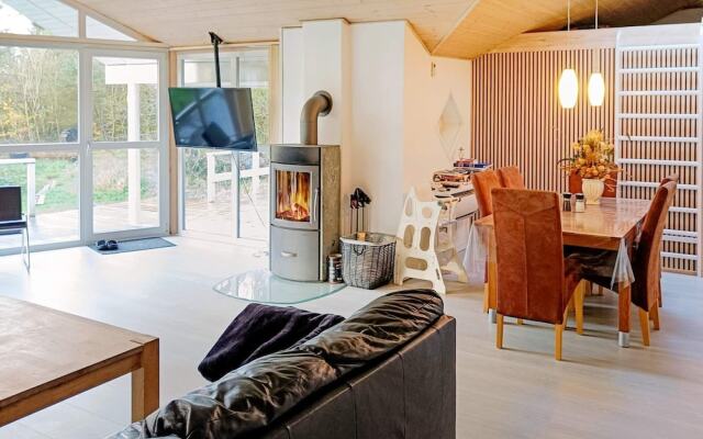 10 Person Holiday Home in Ringkobing