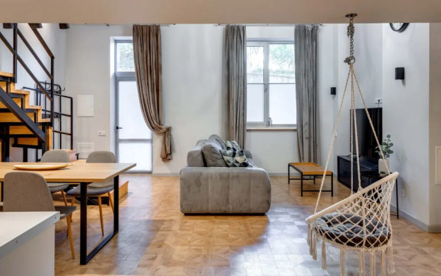 Апартаменты Фамилия Делюкс на улице Строителей, д.3