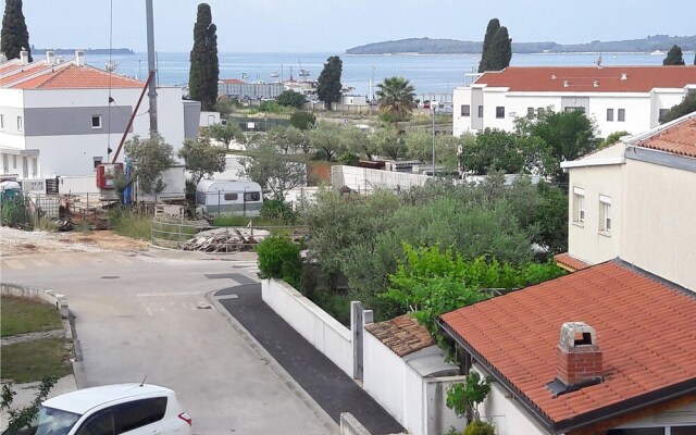 Nice Apartment in Fazana With Wifi and 1 Bedrooms