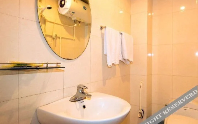 Jianyi Hotel(杭州花儿客栈（小和山地铁站店）)