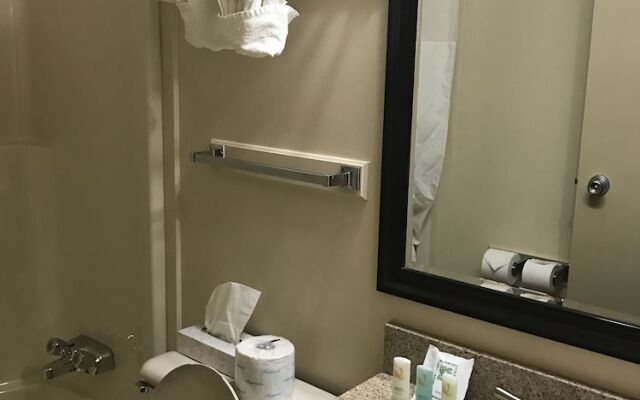 Quality Inn & Suites High Level