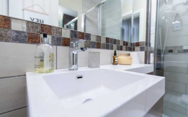1 Bedroom Flat In Edinburghs New Town