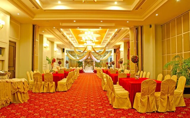 Sarrosa International Hotel and Residential Suites
