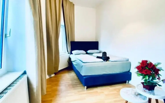 Spacious 4BR Apt Perfect for Groups