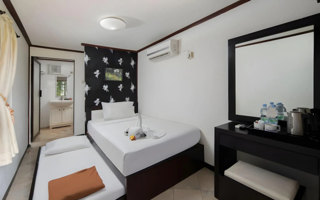 Royal Caravan Hotel Trawas