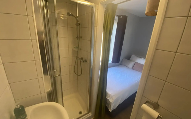Grosvenor Place Guest House