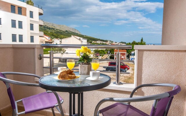 Amazing Apartment in Podstrana With 1 Bedrooms and Wifi