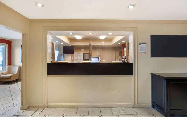 Отель Extended Stay America Suites Meadowlands East Rutherford