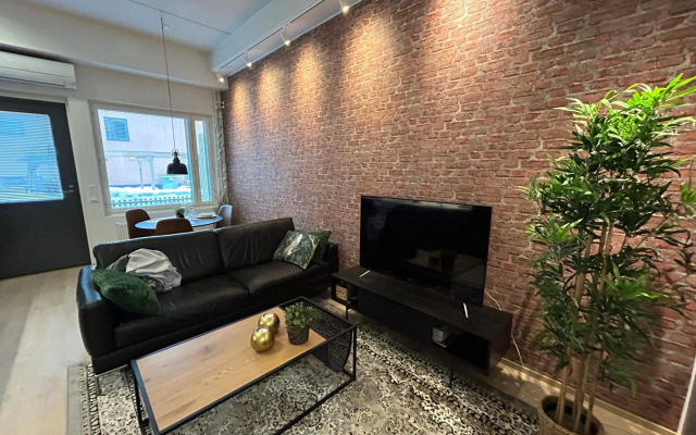 City Home Alvari, free parking