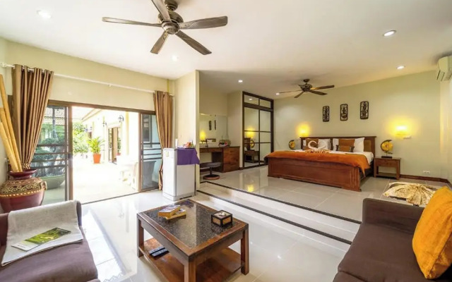 Siam Court Hotel And Resort