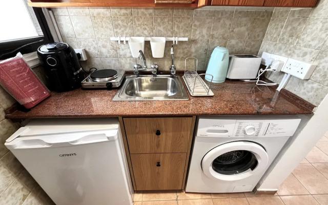 79 AN - Stay Nissi Chrysland Studio 215